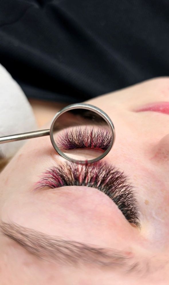 Angelika Myk, colourful lashes
