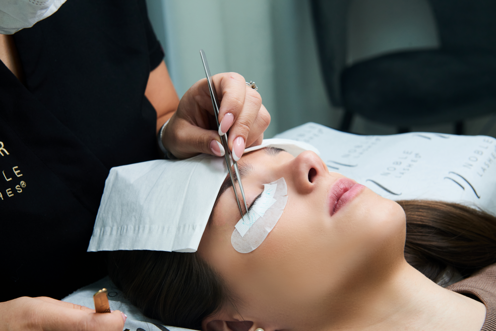 Lash styling