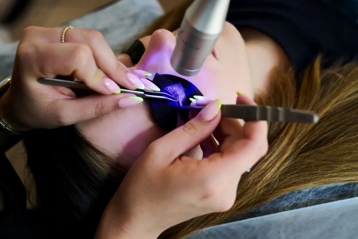 UV lash extension