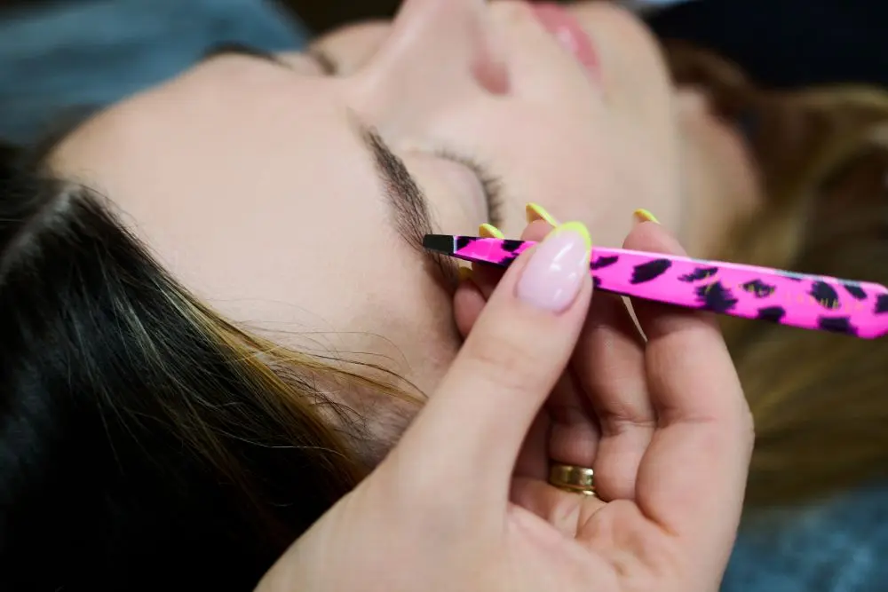 Tweezing brows