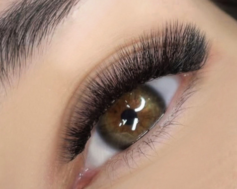 No Extensions Look: Natural Wispy Lashes – Autumn 2026 Trend