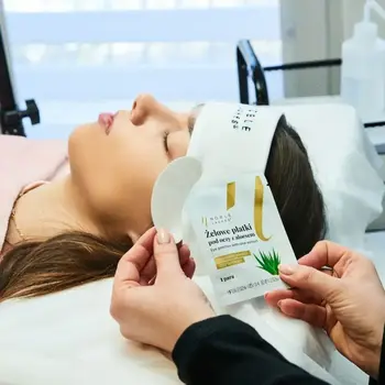 FAST Adhesive + 100 Aloe Vera-Infused Eye Pads