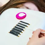 praca stylistki rzęs - Podstawka kryształowa do kleju do rzęs