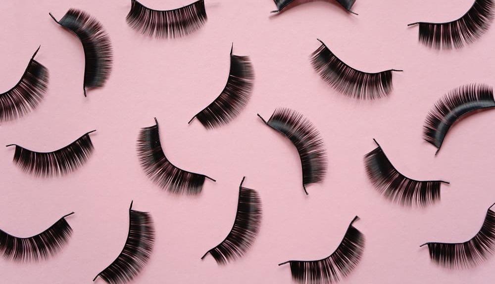What is the best eyelash adhesive?