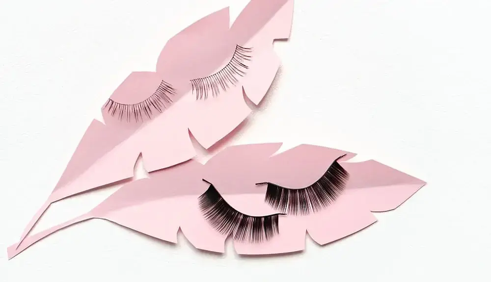 How to become a certified eyelash extension trainer