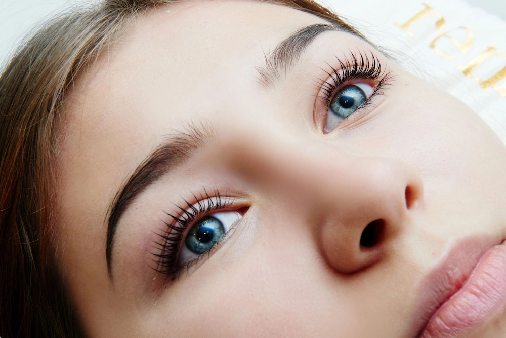 Effect of lash lift with the Fall in the Volume kit