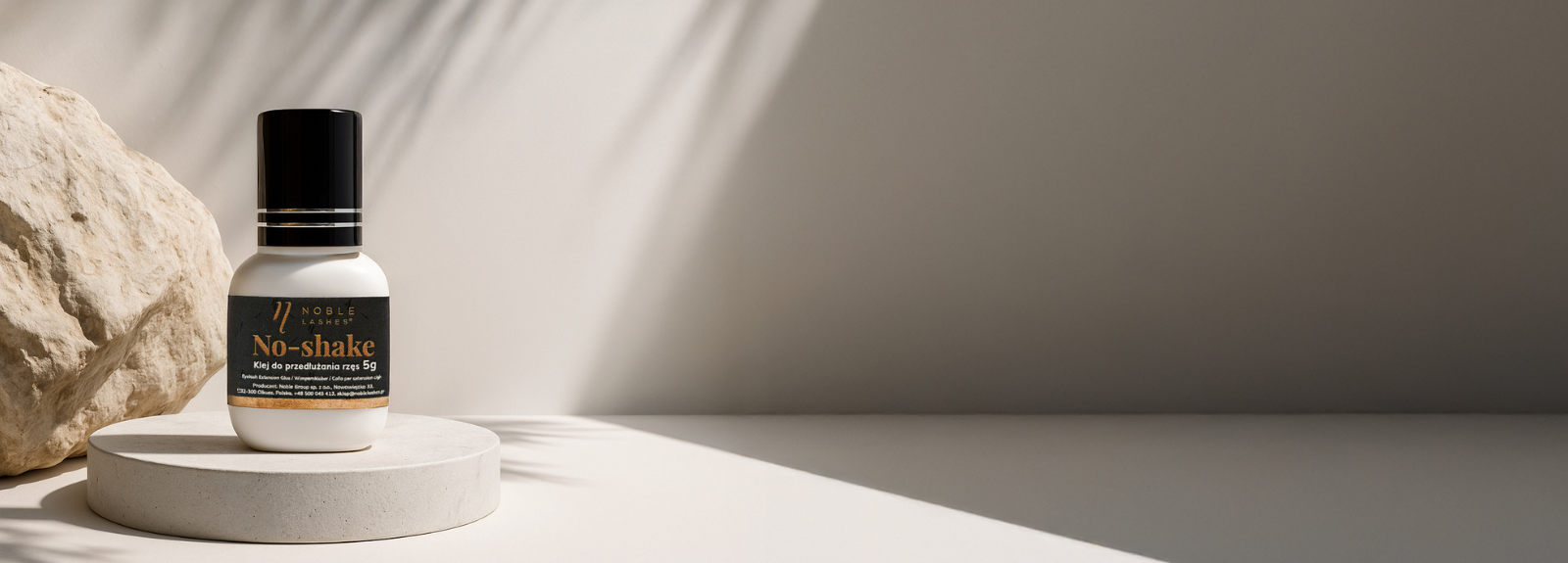 Winter Essentials for Lash Stylists – Which Glue to Choose for Winter?