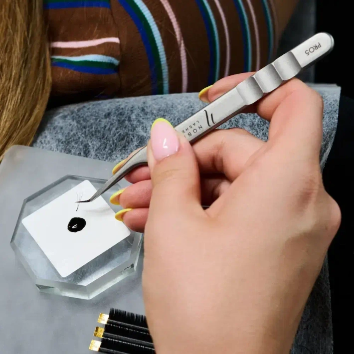 Noble Volume PRO 5 Eyelash Tweezers - MINI L