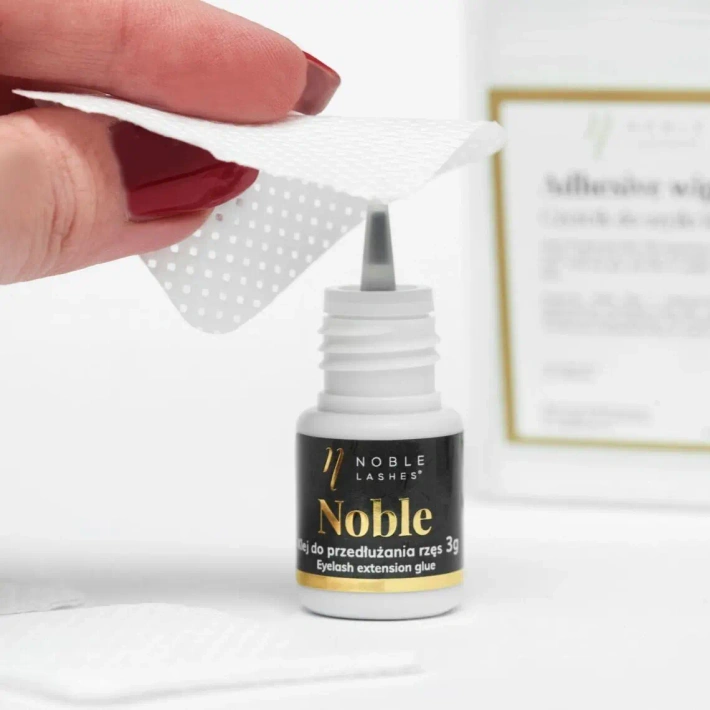 Adhesive glue remover wipes
