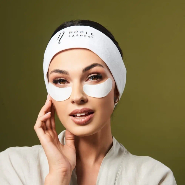 Eye patches with aloe extract