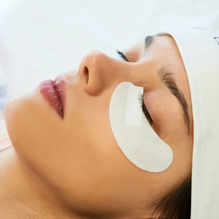 Eye patches with aloe extract