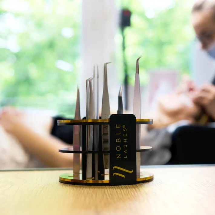 Round tweezers rack